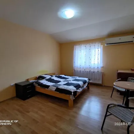 Hotel In Center Káty